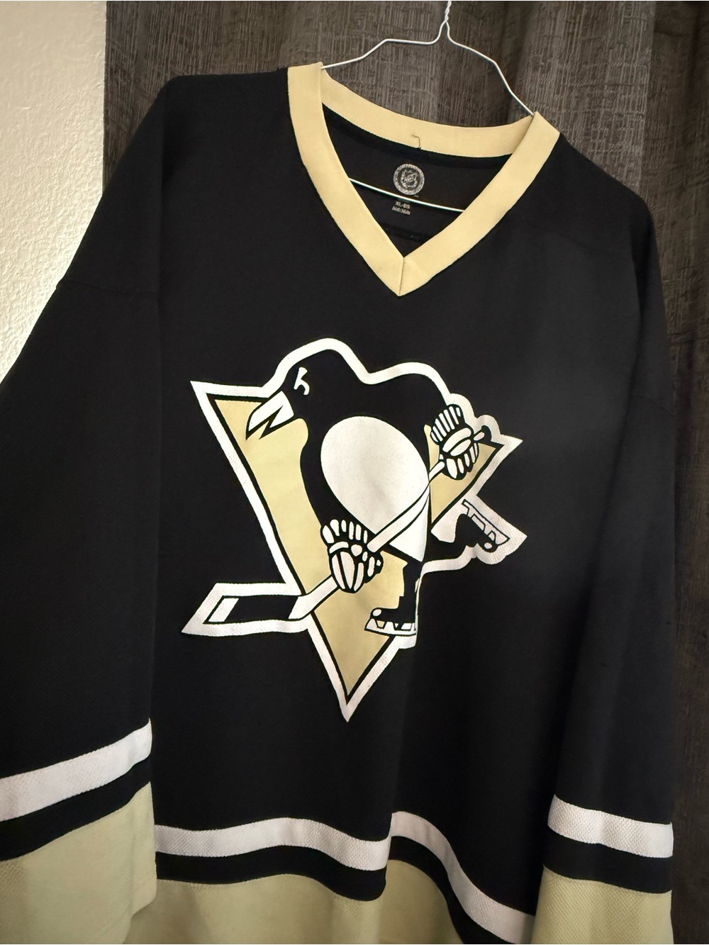 NHL Sidney Crosby 87 Black White Gold Hockey Jersey - Picture 3 of 4